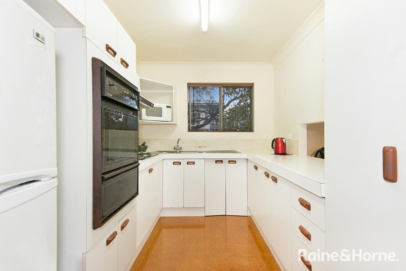 Photo - 4/30 Waverley Road, Taringa QLD 4068 - Image 2