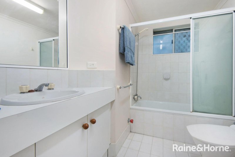 Photo - 4/30 Waverley Road, Taringa QLD 4068 - Image 7