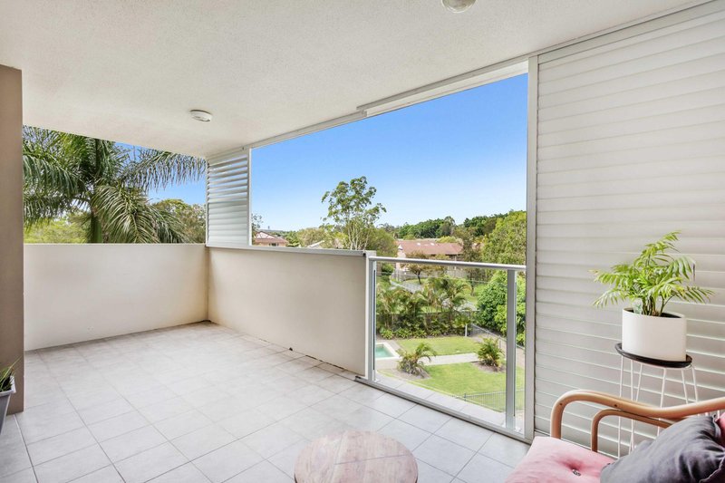 Photo - 4301/12-14 Executive Drive, Burleigh Waters QLD 4220 - Image 3