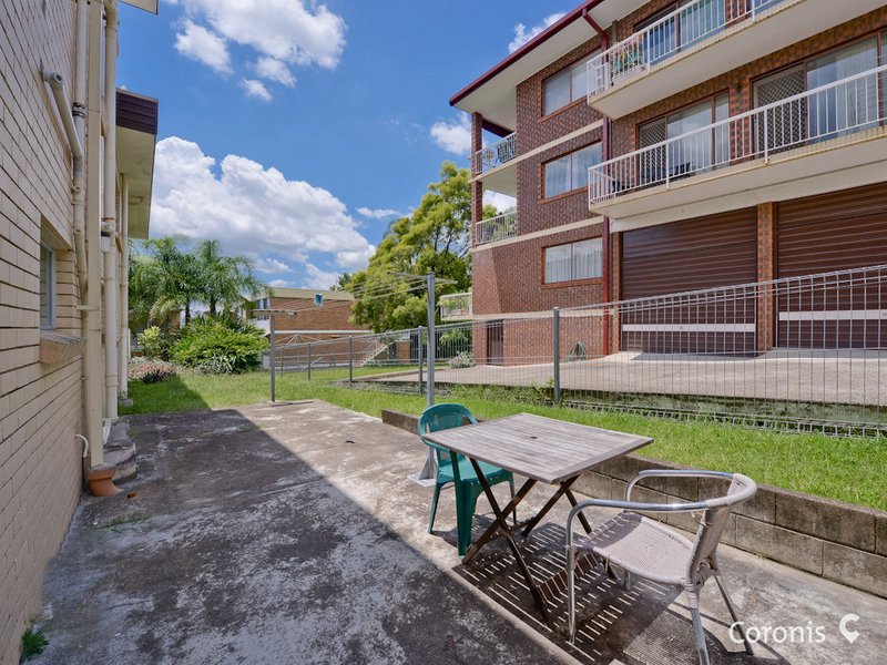 Photo - 4/302 Cavendish Road, Coorparoo QLD 4151 - Image 11