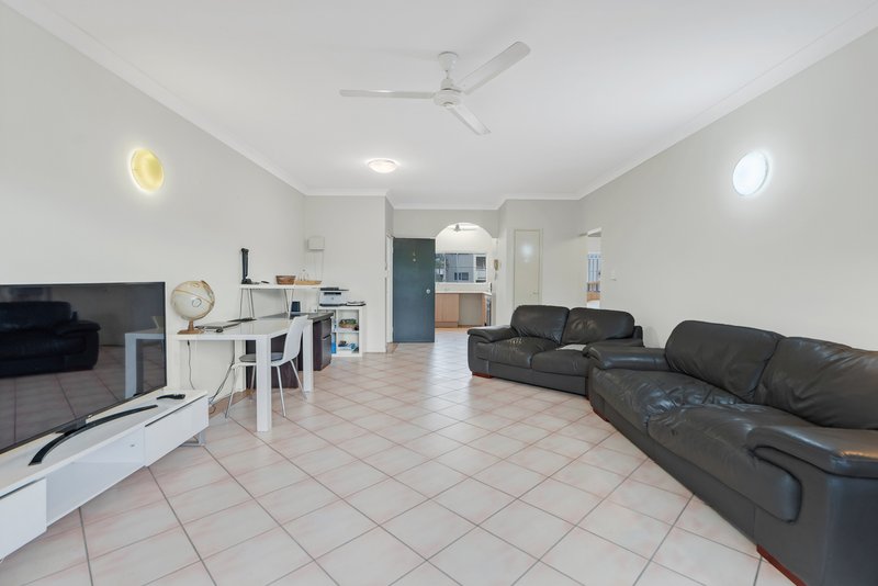 Photo - 4/303-305 Lake Street, Cairns North QLD 4870 - Image 6