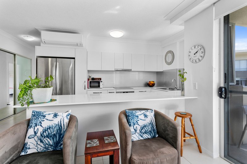 Photo - 4306/12 Executive Drive, Burleigh Waters QLD 4220 - Image 9