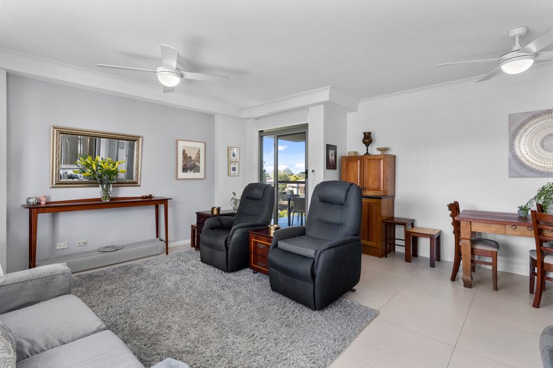 Photo - 4306/12 Executive Drive, Burleigh Waters QLD 4220 - Image 10