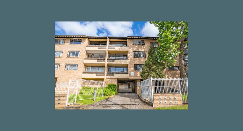 Photo - 4/31-35 Forbes Street, Liverpool NSW 2170 - Image 1