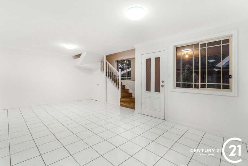 Photo - 4/31 Corriedale Street, Wakeley NSW 2176 - Image 2
