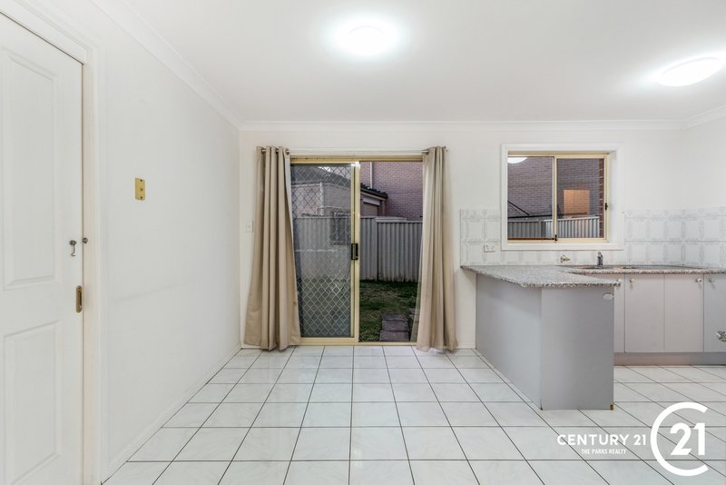 Photo - 4/31 Corriedale Street, Wakeley NSW 2176 - Image 4