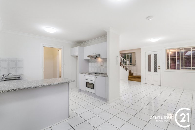 Photo - 4/31 Corriedale Street, Wakeley NSW 2176 - Image 5