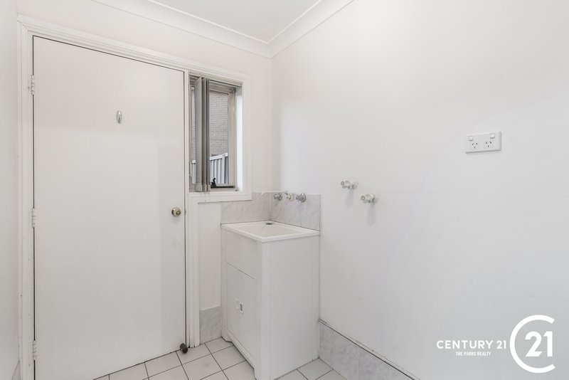 Photo - 4/31 Corriedale Street, Wakeley NSW 2176 - Image 7