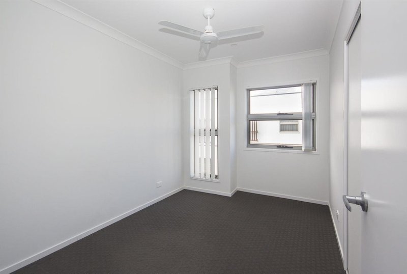 Photo - 4/31 Jotown Drive, Coomera QLD 4209 - Image 7