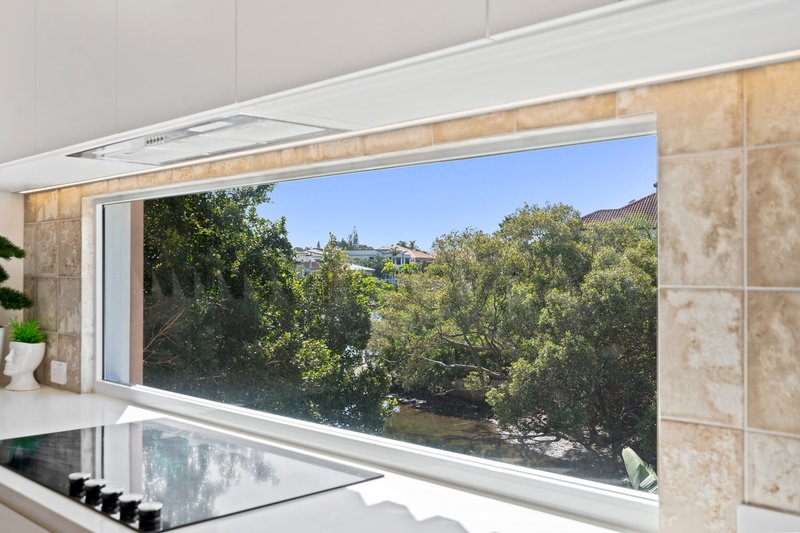 Photo - 4/31 Madang Crescent, Runaway Bay QLD 4216 - Image 6