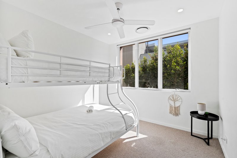 Photo - 4/31 Madang Crescent, Runaway Bay QLD 4216 - Image 9