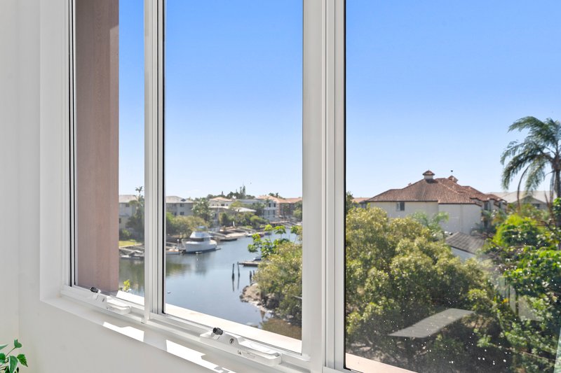 Photo - 4/31 Madang Crescent, Runaway Bay QLD 4216 - Image 10
