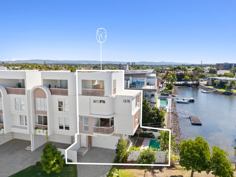 Photo - 4/31 Madang Crescent, Runaway Bay QLD 4216 - Image 22