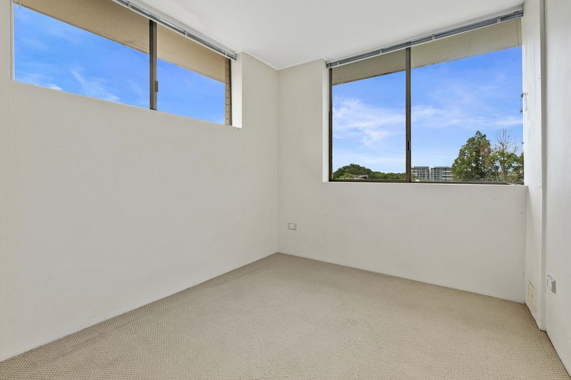 Photo - 4/31 St Leonards Street, Coorparoo QLD 4151 - Image 5