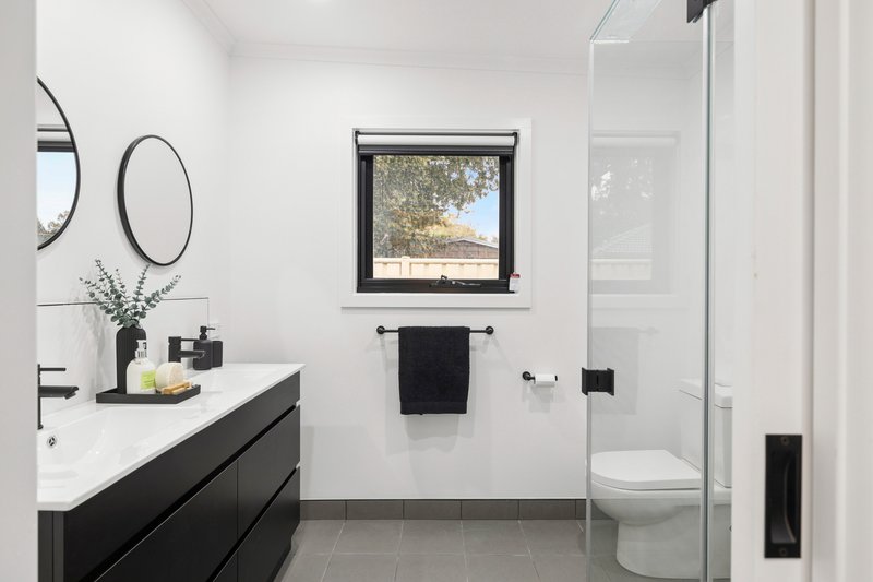 Photo - 4/31 Worcester Road, Gisborne VIC 3437 - Image 7