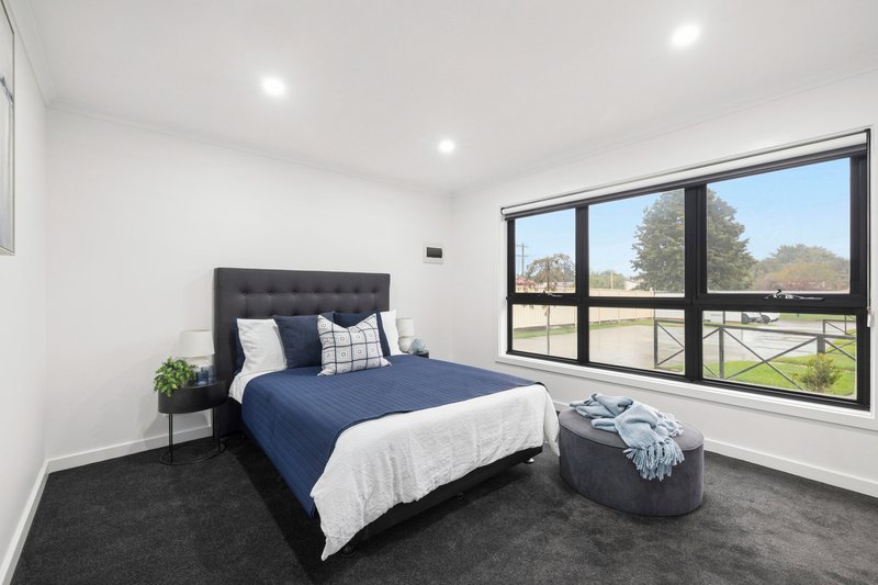 Photo - 4/31 Worcester Road, Gisborne VIC 3437 - Image 9