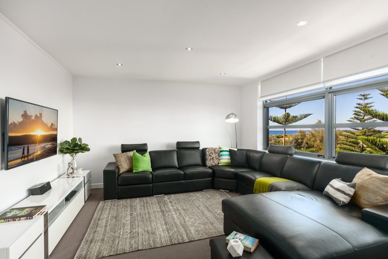 Photo - 43/12 Bank Street, Wollongong NSW 2500 - Image 2