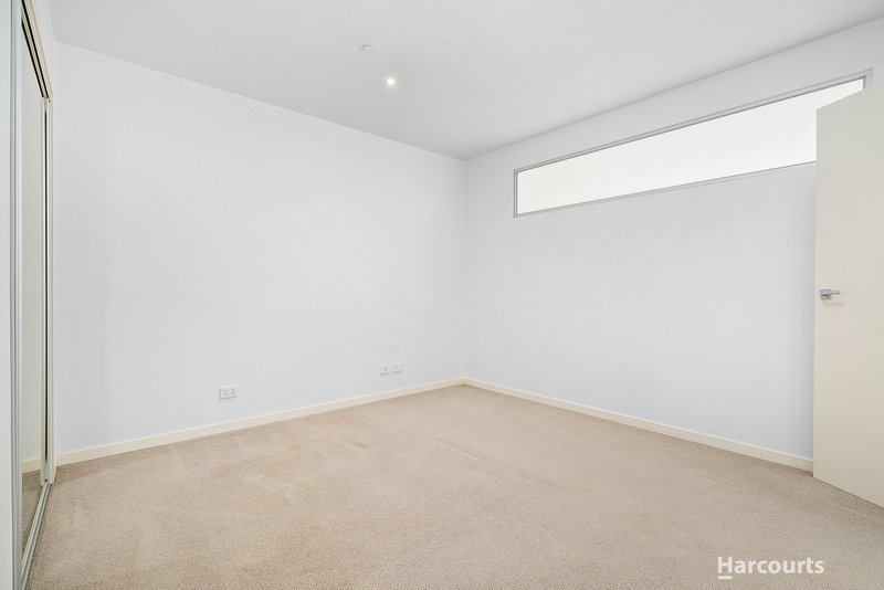 Photo - 4/316 Manningham Road, Doncaster VIC 3108 - Image 4