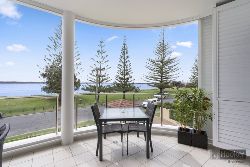 Photo - 4/32-34 Oatland Esplanade, Runaway Bay QLD 4216 - Image 2