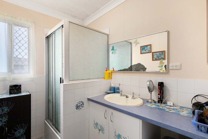 Photo - 432 Boat Harbour Drive, Torquay QLD 4655 - Image 9