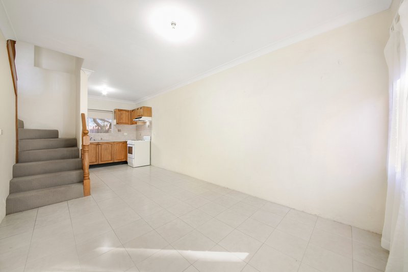 Photo - 4/32 Chetwynd Rd , Merrylands NSW 2160 - Image 2