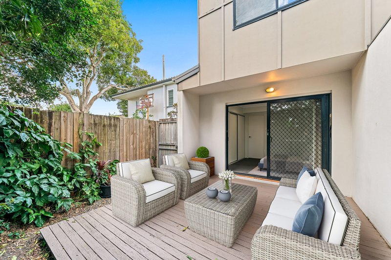 Photo - 4/32 Earl Street, Greenslopes QLD 4120 - Image 3