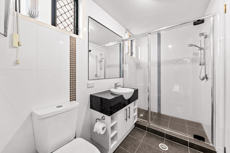 Photo - 4/32 Earl Street, Greenslopes QLD 4120 - Image 7