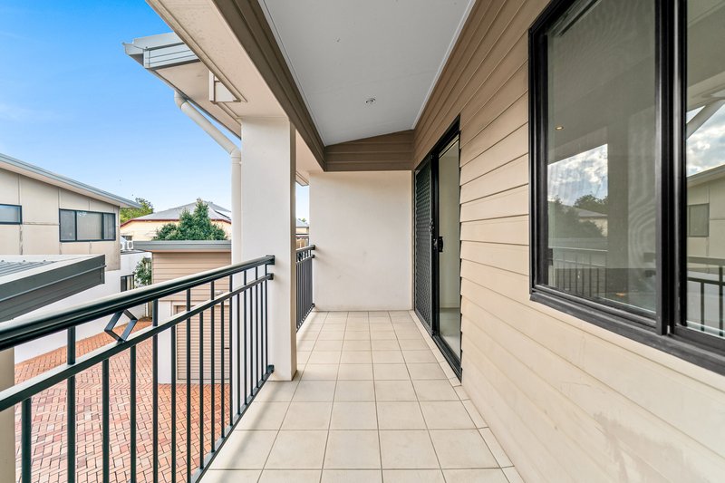 Photo - 4/32 Earl Street, Greenslopes QLD 4120 - Image 8