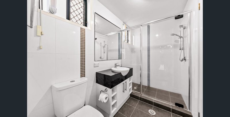 Photo - 4/32 Earl Street, Greenslopes QLD 4120 - Image 4