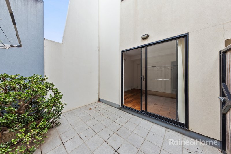 Photo - 4/32 Little Eastment Street, Northcote VIC 3070 - Image 4