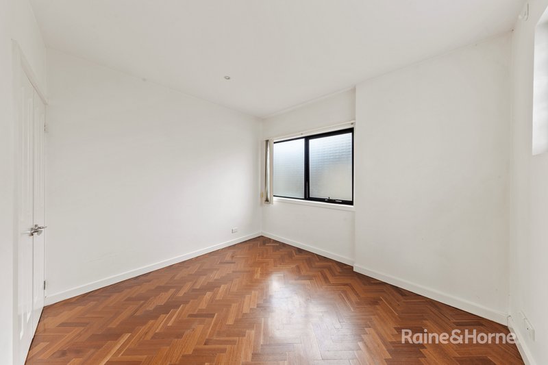 Photo - 4/32 Little Eastment Street, Northcote VIC 3070 - Image 5