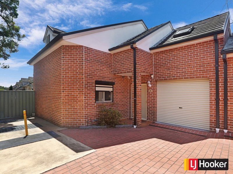 Photo - 4/32 Strickland Street, Bass Hill NSW 2197 - Image 2