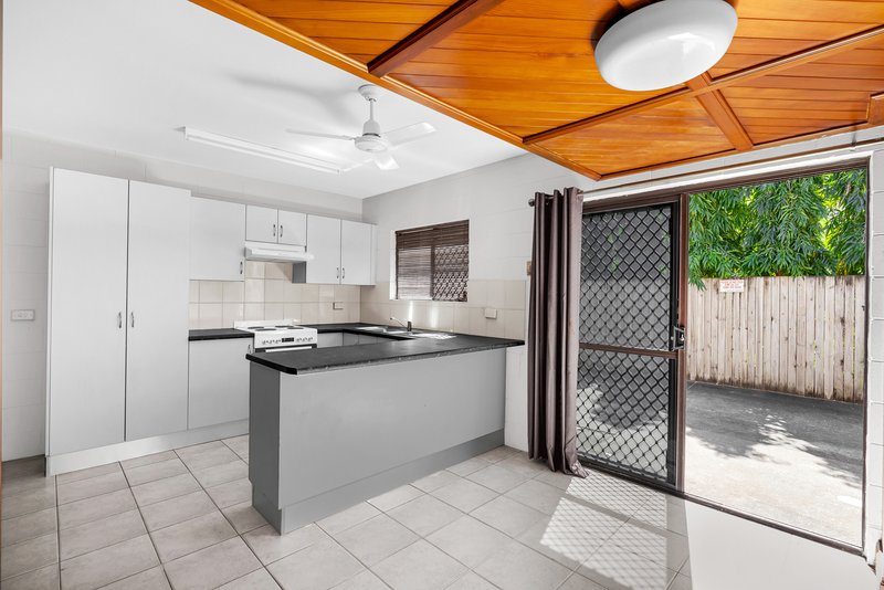 Photo - 4/323-329 Mcleod Street, Cairns North QLD 4870 - Image 3