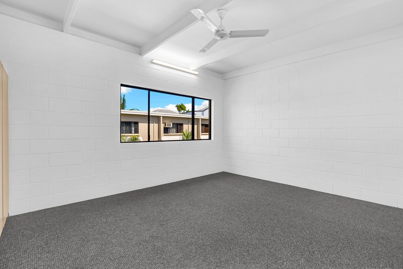 Photo - 4/323-329 Mcleod Street, Cairns North QLD 4870 - Image 7