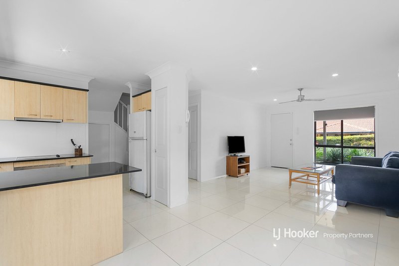 Photo - 43/26 Buckingham Place, Eight Mile Plains QLD 4113 - Image 3