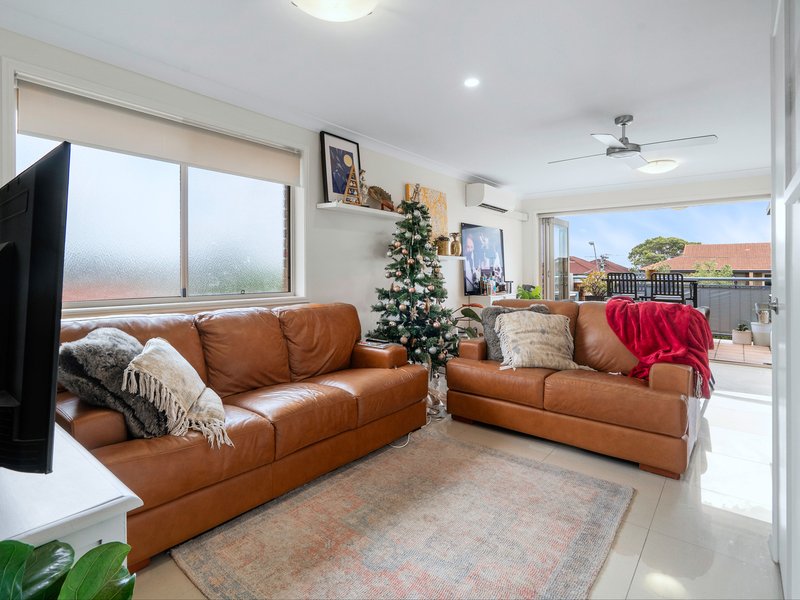 Photo - 4/327 Cornwall Street, Greenslopes QLD 4120 - Image 5