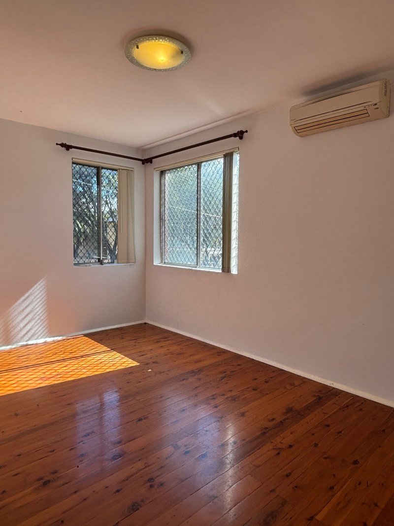 Photo - 4/33 Graham Road, Narwee NSW 2209 - Image 5