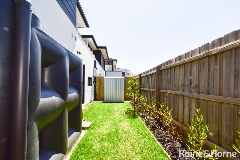 Photo - 4/33 Hillcrest Grove, Springvale VIC 3171 - Image 9