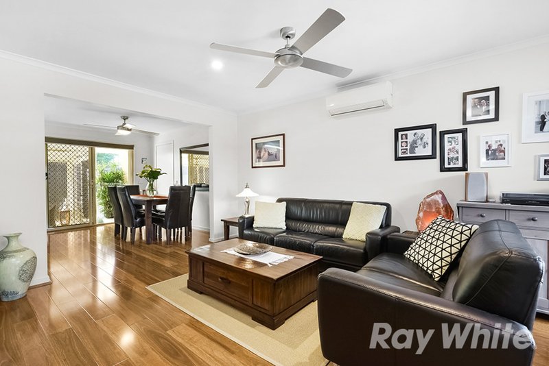 Photo - 4/33 Kauri Grove, Glen Waverley VIC 3150 - Image 2