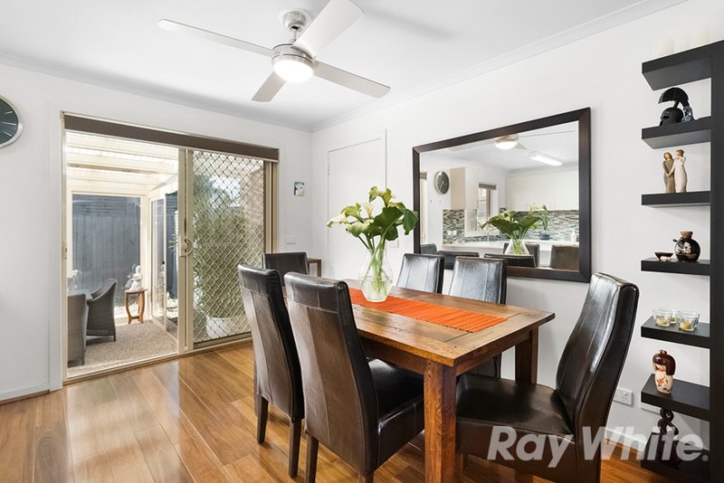 Photo - 4/33 Kauri Grove, Glen Waverley VIC 3150 - Image 3