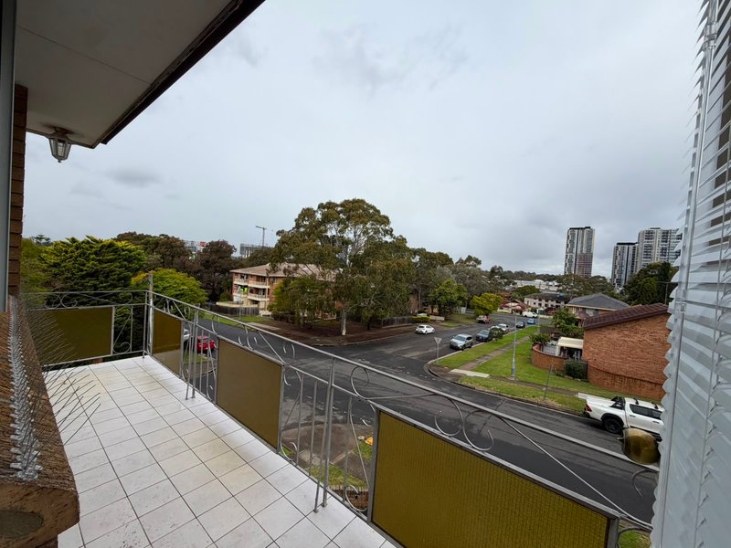 Photo - 4/33 Manchester Street, Merrylands NSW 2160 - Image 5