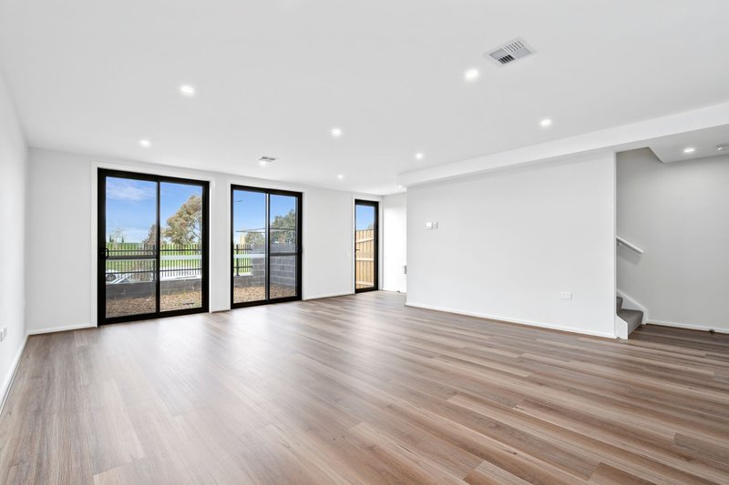 Photo - 43/31 Sutherland Crescent, Taylor ACT 2913 - Image 4