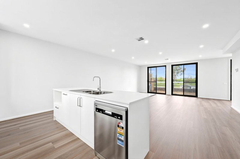 Photo - 43/31 Sutherland Crescent, Taylor ACT 2913 - Image 5