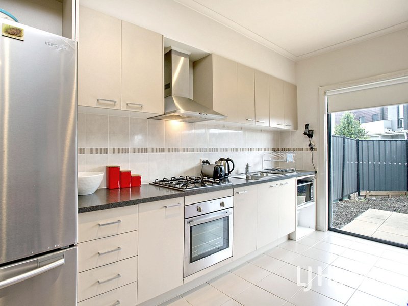 Photo - 43/39 Astley Crescent, Point Cook VIC 3030 - Image 3