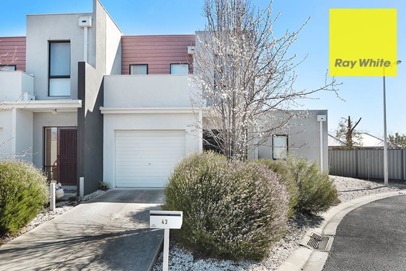 Photo - 43/39 Astley Crescent, Point Cook VIC 3030 - Image 2