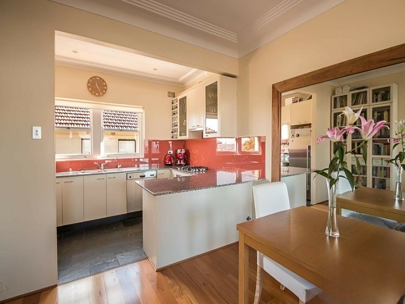 Photo - 4/34 Crown Road, Queenscliff NSW 2096 - Image 3