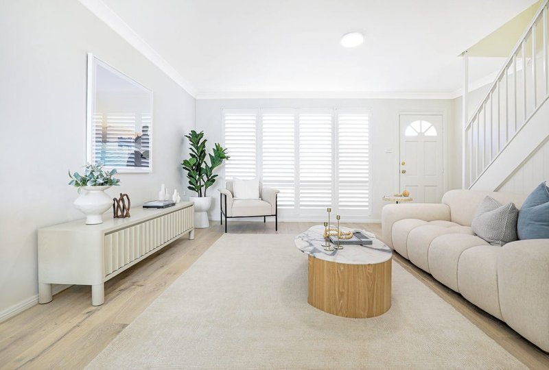 Photo - 4/34 Surfside Drive, Port Kembla NSW 2505 - Image 5