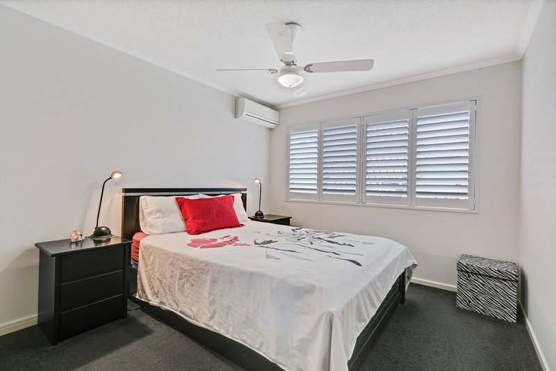 Photo - 4/35-37 Bradman Avenue, Maroochydore QLD 4558 - Image 8