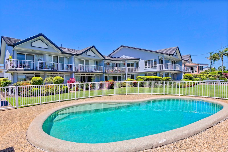 Photo - 4/35-37 Bradman Avenue, Maroochydore QLD 4558 - Image 13