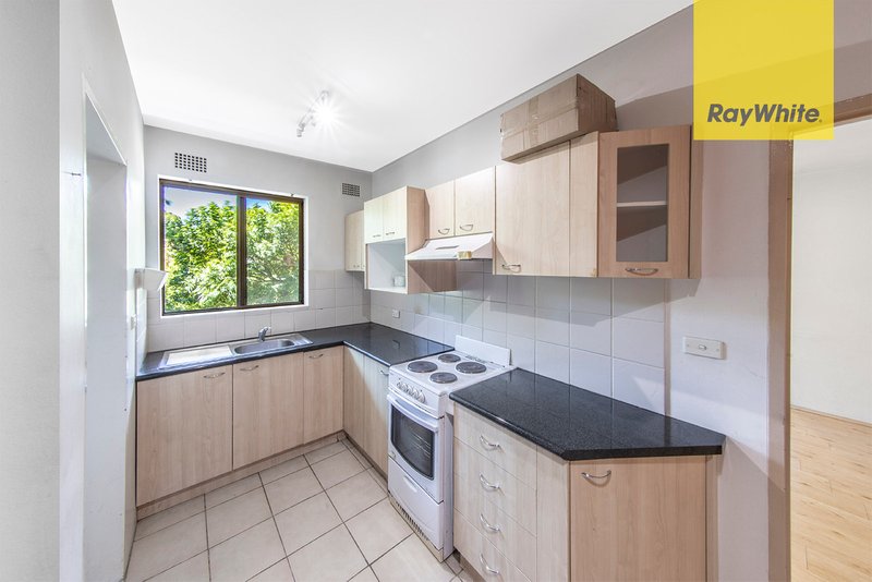 Photo - 4/35-37 Fennell Street, Parramatta NSW 2150 - Image 4